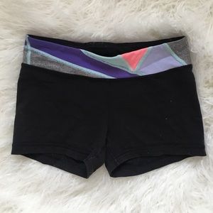 Ivivva booty shorts